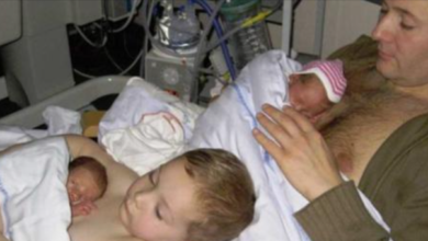 Photo of The story of a boy who helped his dad to warm his newborn twin siblings: the lovely photo went viral