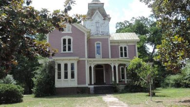 Photo of William Hodges Mann House, Circa 1870. Three acres in Virginia. $249,900