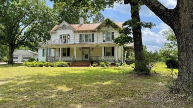 Photo of 136 acres in Virginia! I have been to this house! Circa 1900. $500,000